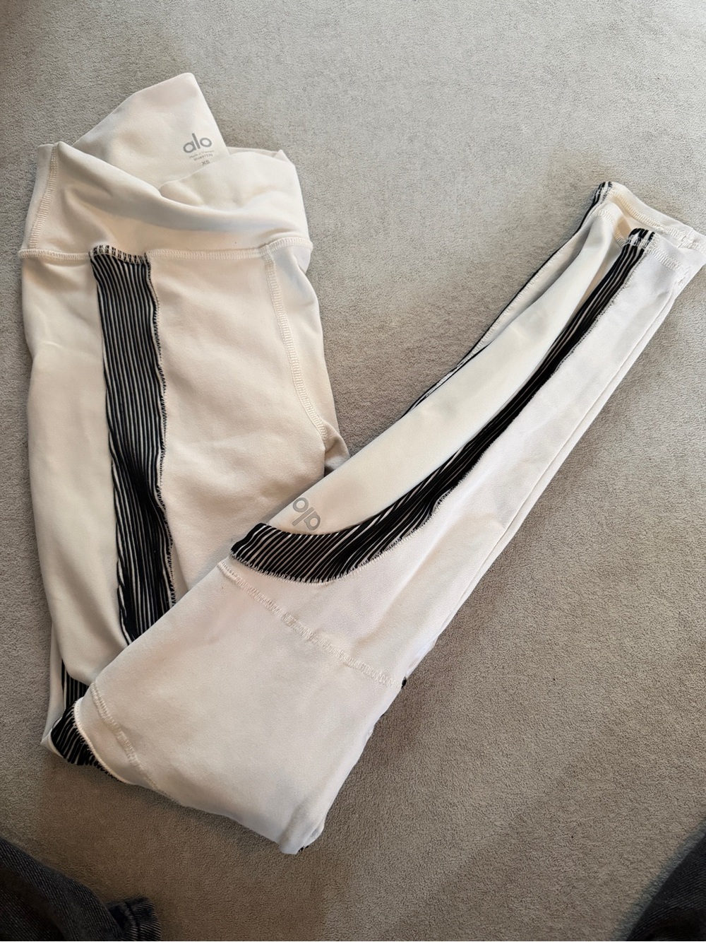 Alo Cream Women's Leggings with Black Contrast Panels